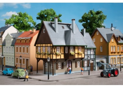 cladire pe strada garii - TT/H0 AUHAGEN 12343